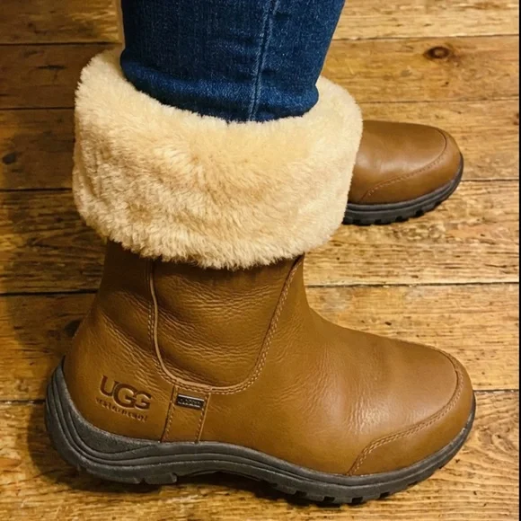 UGG Brown Shearling Winter Boots - Picture 15 of 15